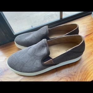 Women’s Brown snakeskin print Olukai slip ons